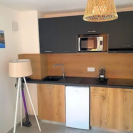 Hotel 2 Pieces Dans Hoteliere Les Hameaux De Saint-cyprien 3*