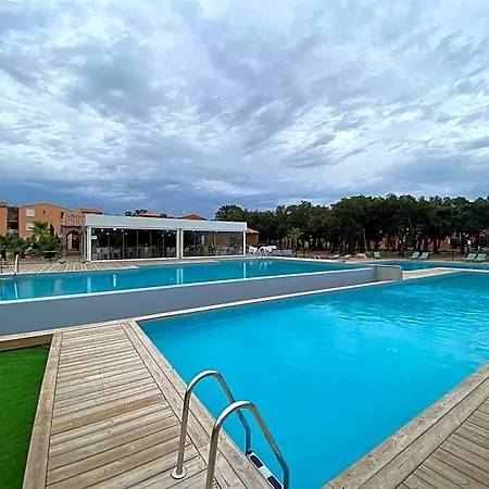 2 Pieces Dans Hoteliere Les Hameaux De Saint-cyprien
