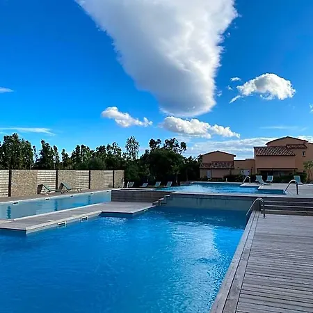 Hotel 2 Pieces Dans Hoteliere Les Hameaux De Saint-cyprien