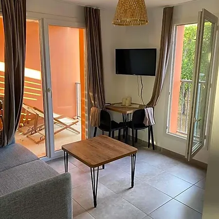 2 Pieces Dans Hoteliere Les Hameaux De Saint-cyprien