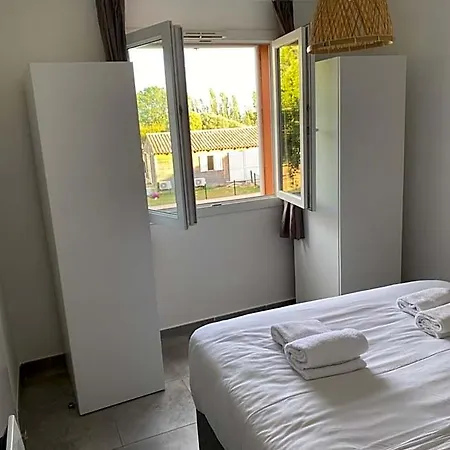 2 Pieces Dans Hoteliere Les Hameaux De Saint-cyprien Cala Rossa
