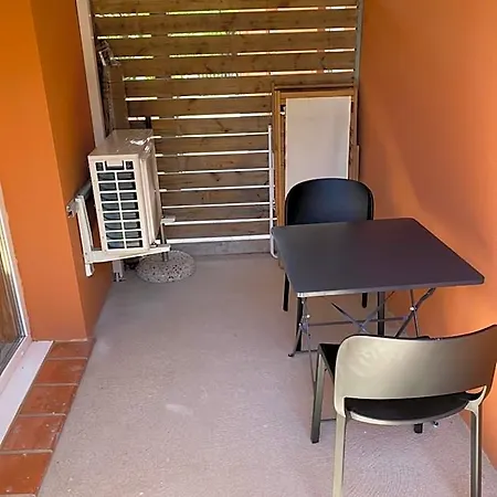 2 Pieces Dans Hoteliere Les Hameaux De Saint-cyprien Hotel
